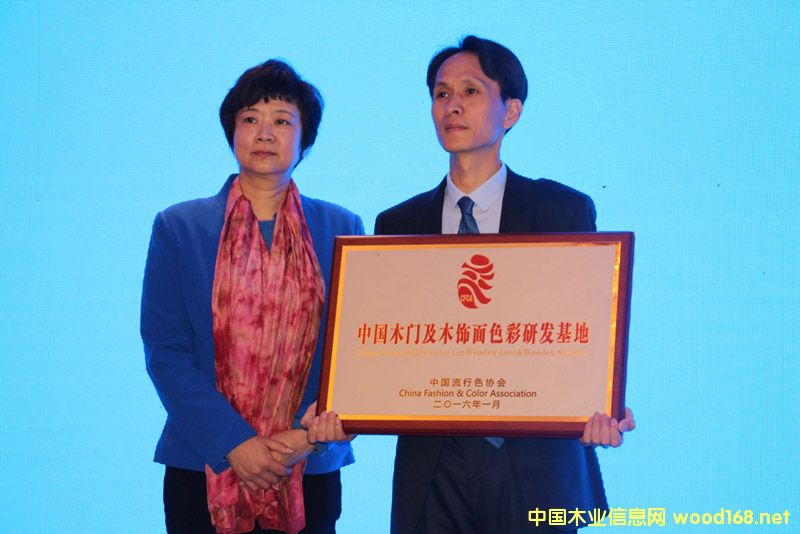 ׼ҡЇ(gu)ľT(mn)ľɫаl(f)ء_(ki)ľT(mn)