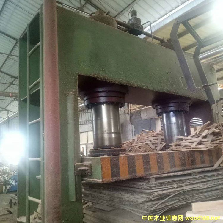 4*8߃(ni)1600mmωʽ䉺C