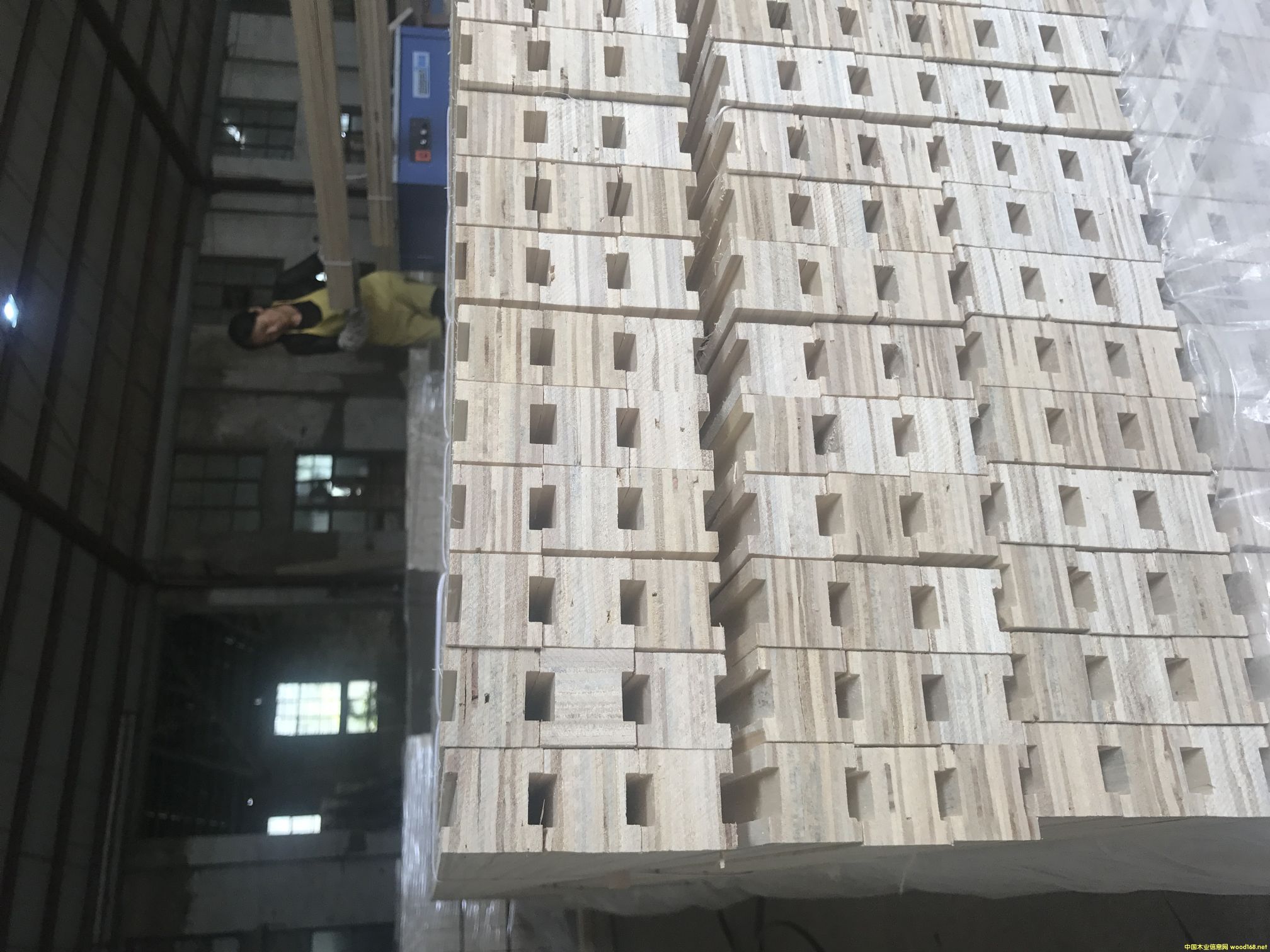 ձȼ(j)LVLT(mn)оĵԔ(x)B